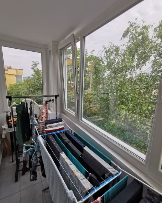 INCHIRIERE Apartament 3 camere decomandate modern - Zona foarte buna
