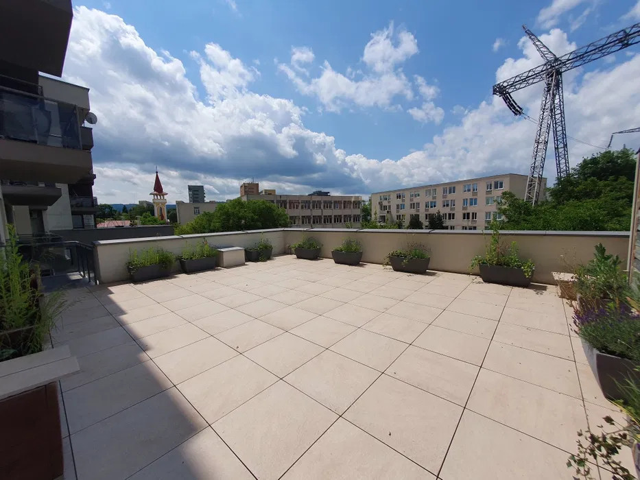 Apartament de LUX 2 camere cu terasa de 52 mp - Zona Iulius Mall