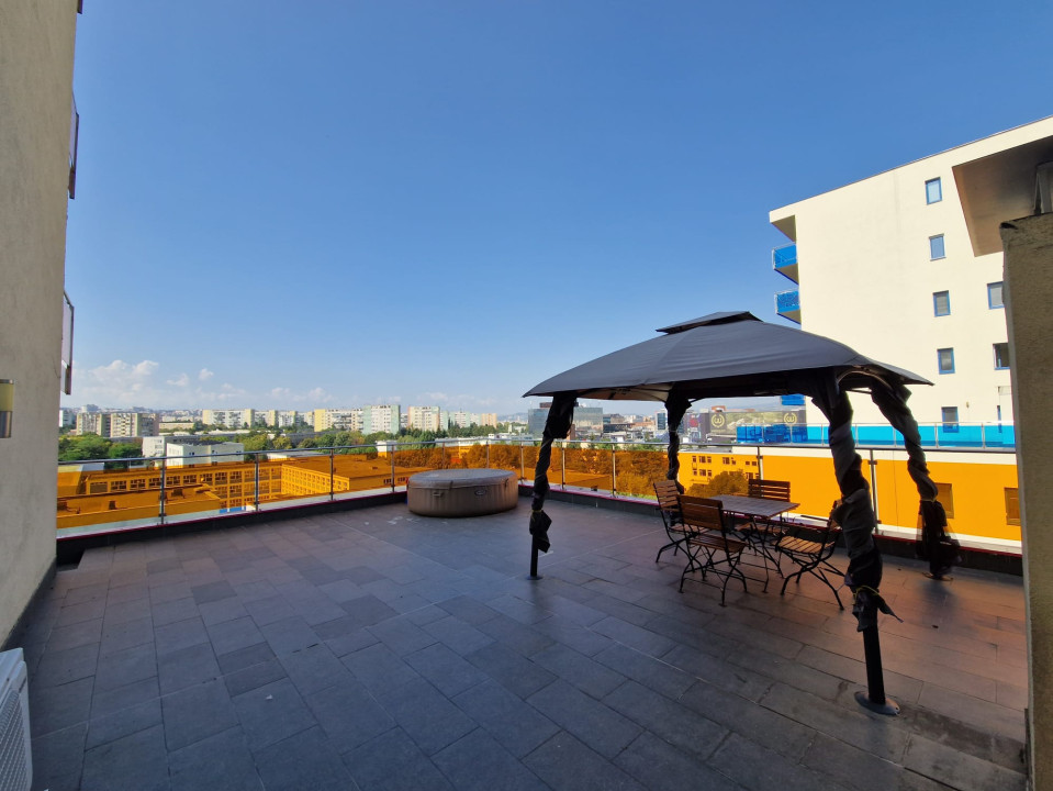 Apartament cu terasa la etajul 7, jacuzzi, panorama superba, în Viva City