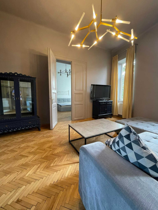 Inchiriere 3 camere ultrafinisat pe strada Decebal