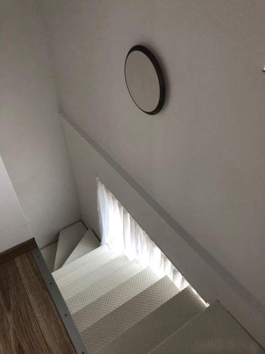Inchiriere casa cu 3 camere pe 2 nivele