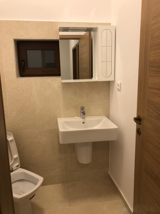 Inchiriere casa cu 3 camere pe 2 nivele
