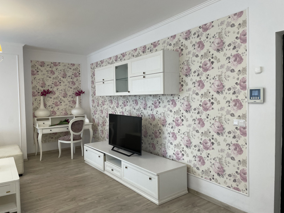 Inchiriere 3 camere in Riviera Luxury