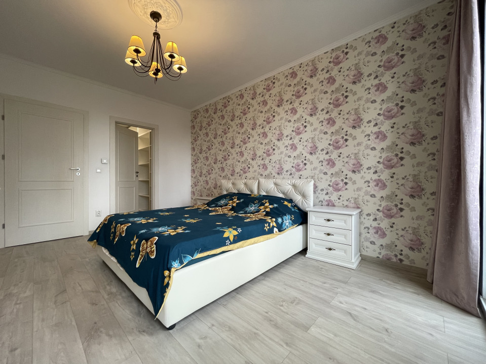 Inchiriere 3 camere in Riviera Luxury