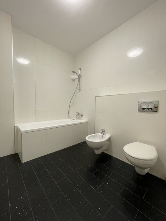 Inchiriere 3 camere in Riviera Luxury