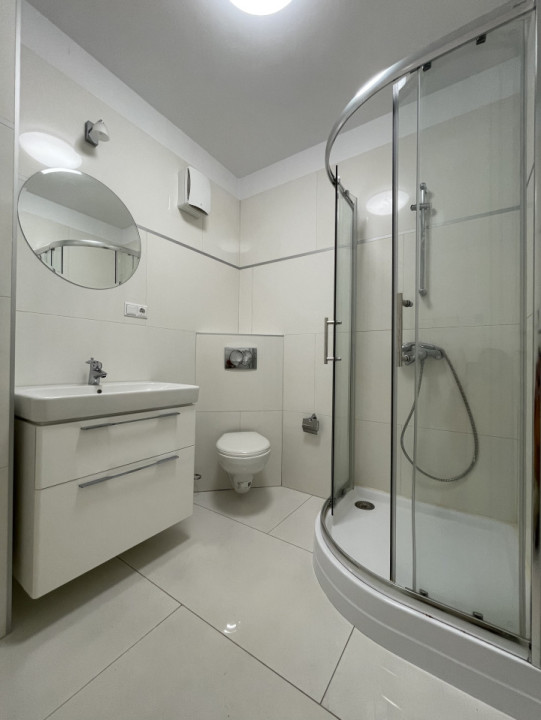 Inchiriere 3 camere in Riviera Luxury