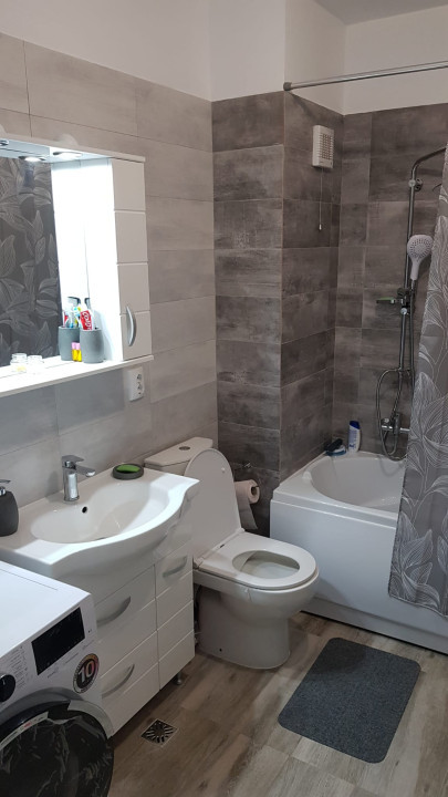 Apartament, zona străzii Eroilor, Floresti