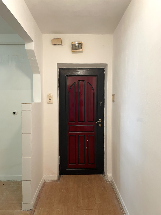 Vanzare 2 camere renovabil pe Aleea Scarisoara