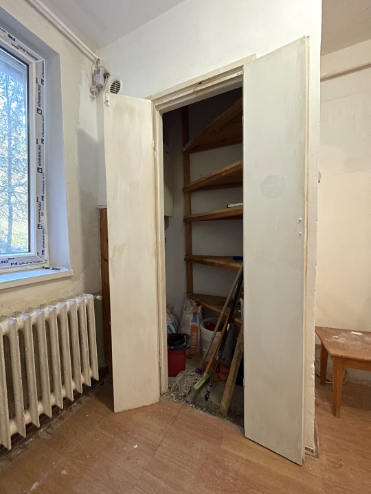 Vanzare 2 camere renovabil pe Aleea Scarisoara