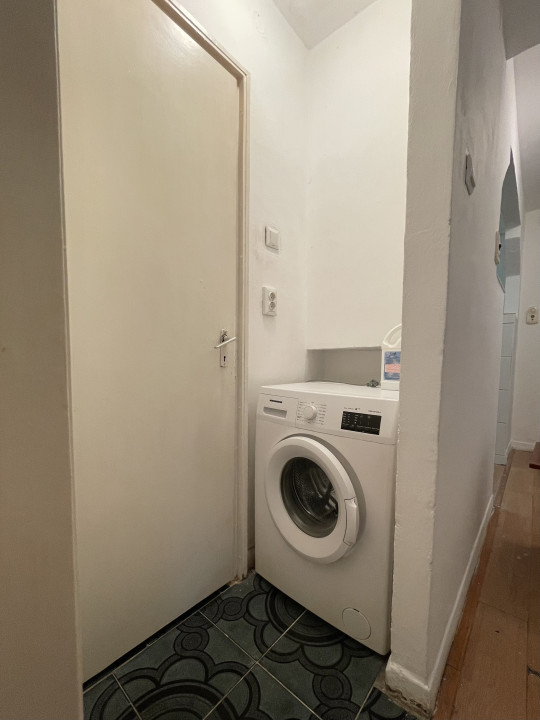 Vanzare 2 camere renovabil pe Aleea Scarisoara