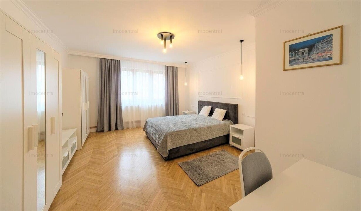 Prima închiriere apartament  3 camere - SUPERFINISAT