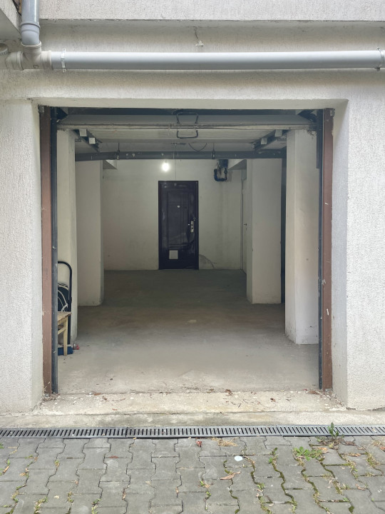 Vânzare 2 camere cu balcon 10 mp și garaj 