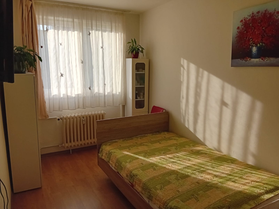 Vânzare 3 camere | zona Uniirii | etaj intermediar