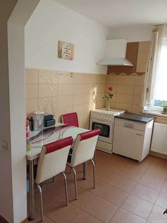 Vânzare 3 camere | zona Uniirii | etaj intermediar