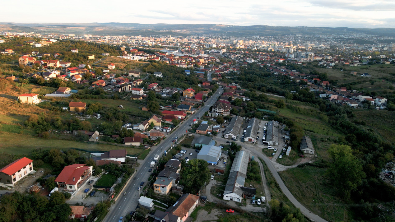 Zona industrială (UTR Em): Teren intravilan, Iris, lângă hale, cu acces la drum