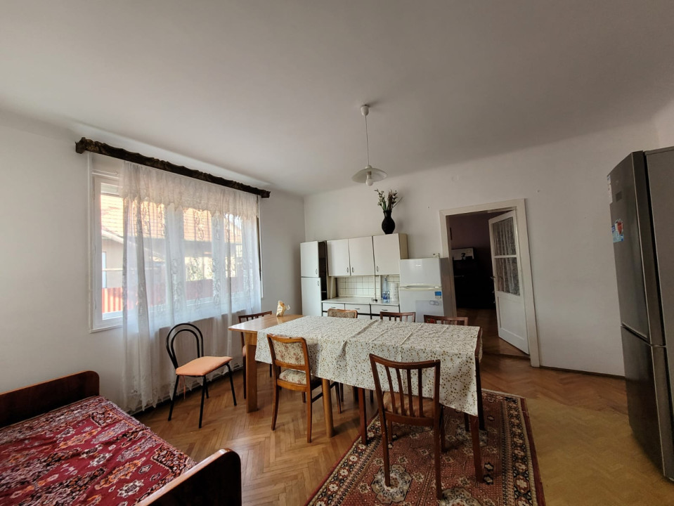 Casă în calcan, cartier Iris, teren 400mp