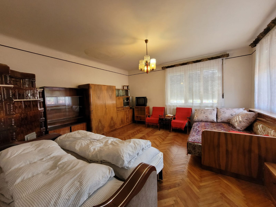 Casă în calcan, cartier Iris, teren 400mp
