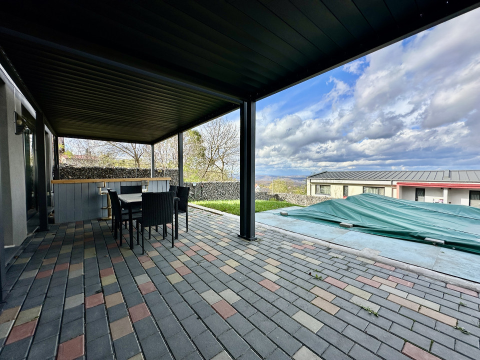 Casa cu vedere panoramica și piscina Feleacu