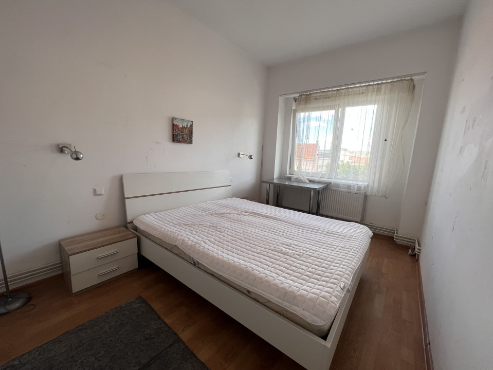 Apartament ULTRACENTRAL, 2 camere decomandate, cu parcare, DE ÎNCHIRIAT