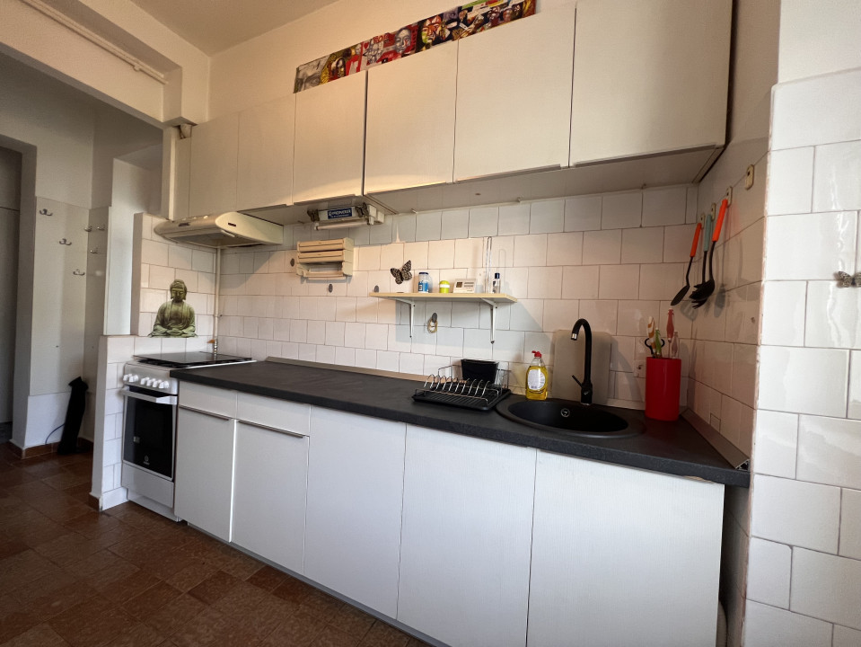 Apartament ULTRACENTRAL, 2 camere decomandate, cu parcare, DE ÎNCHIRIAT