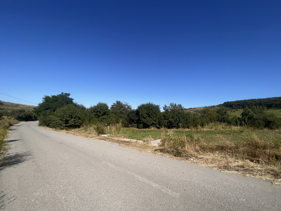 Teren intravilan, 3000mp, la intrarea în Feiurdeni dinspre Pădureni, comision 0%