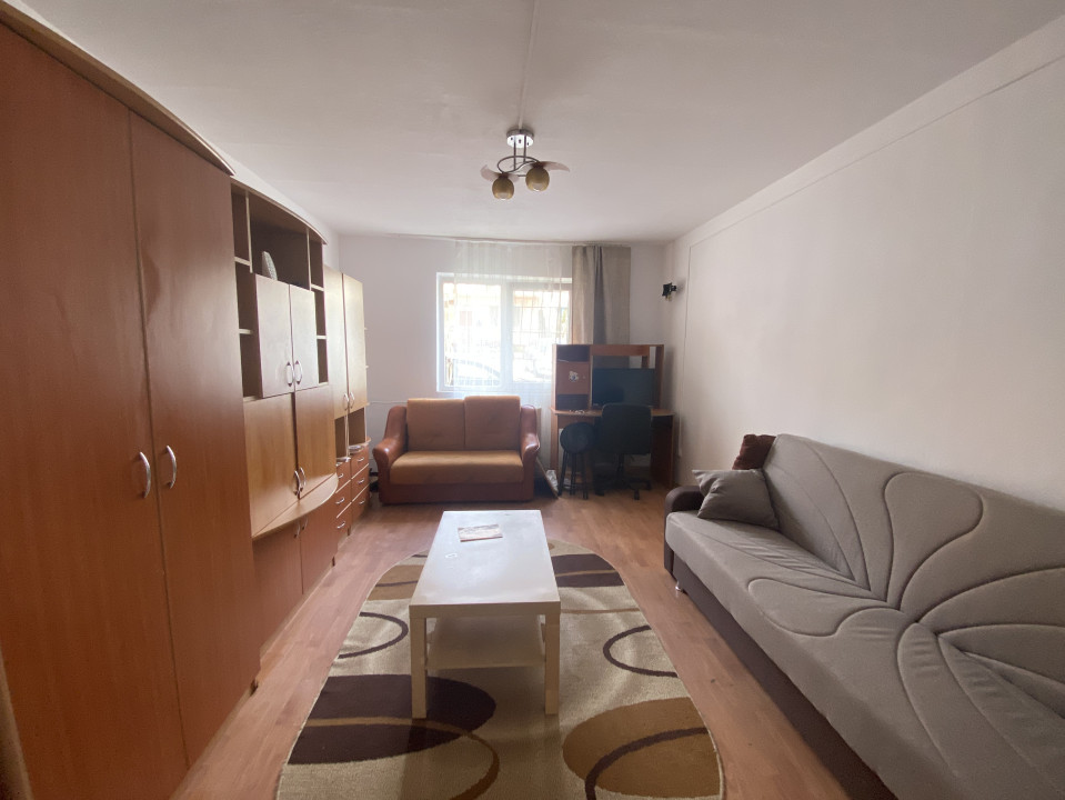 Garsoniera de inchiriat str Cojocnei 