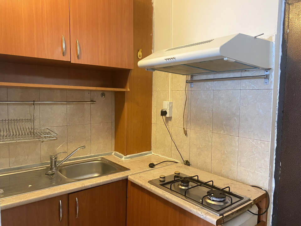 Garsoniera de inchiriat str Cojocnei 