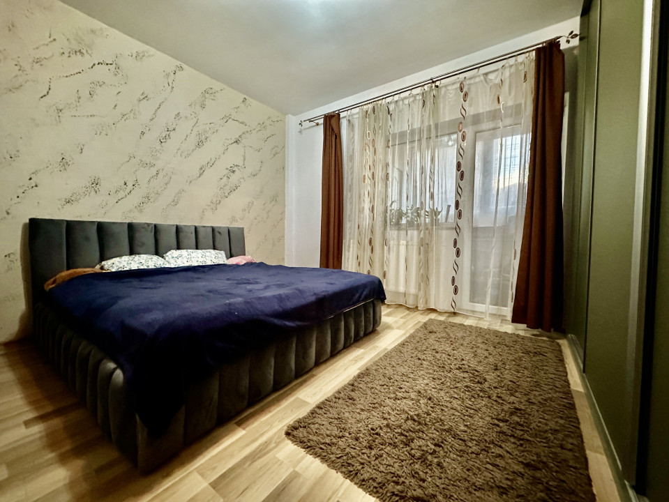 Apartament cu 4 camere de vânzare Europa
