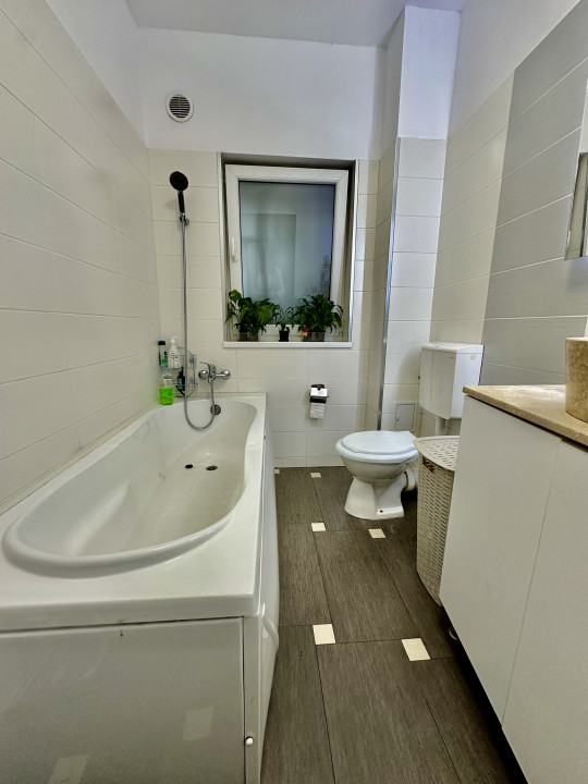 Apartament cu 4 camere de vânzare Europa