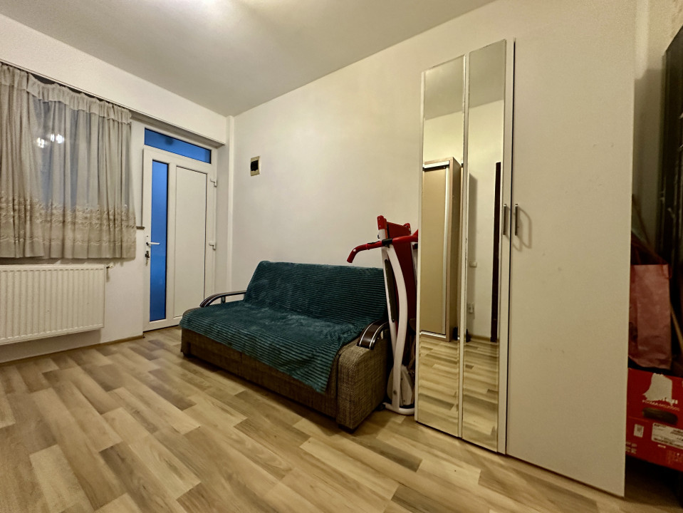 Apartament cu 4 camere de vânzare Europa