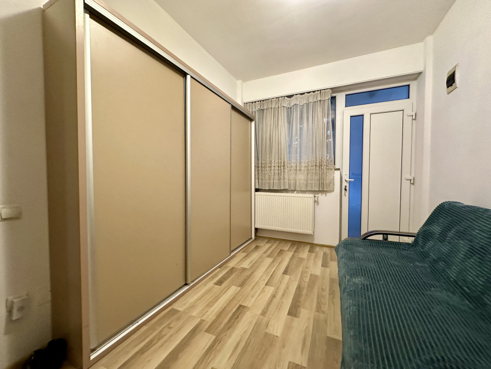 Apartament cu 4 camere de vânzare Europa