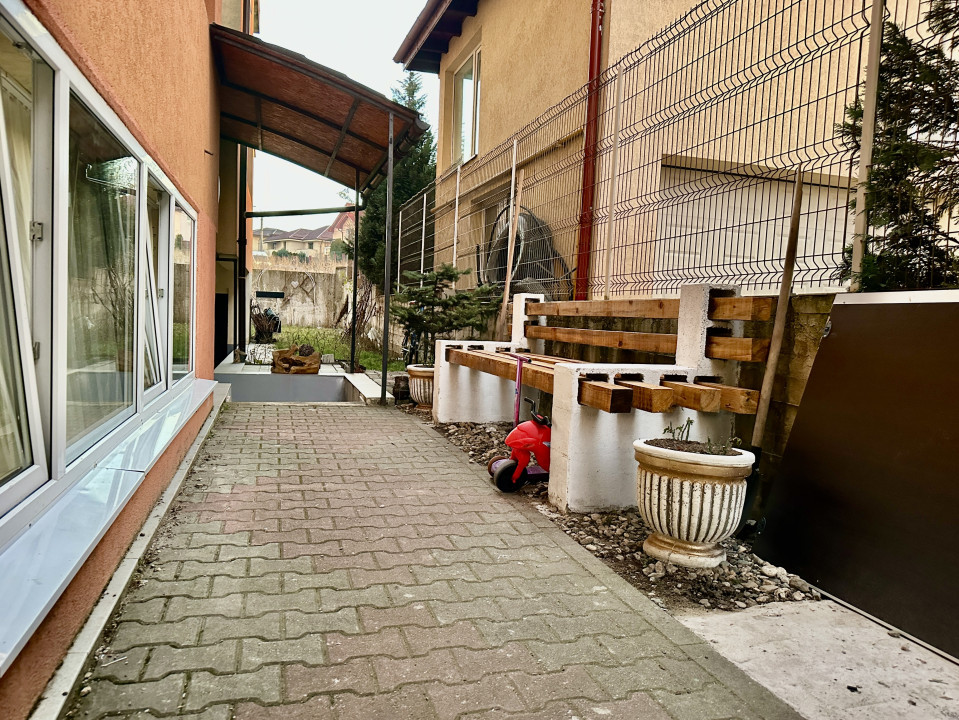 Apartament cu 4 camere de vânzare Europa