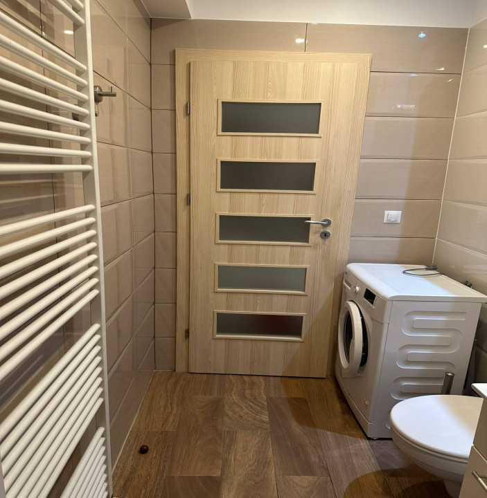 Apartament spatios, 2 camere decomandate cu parcare - Centru