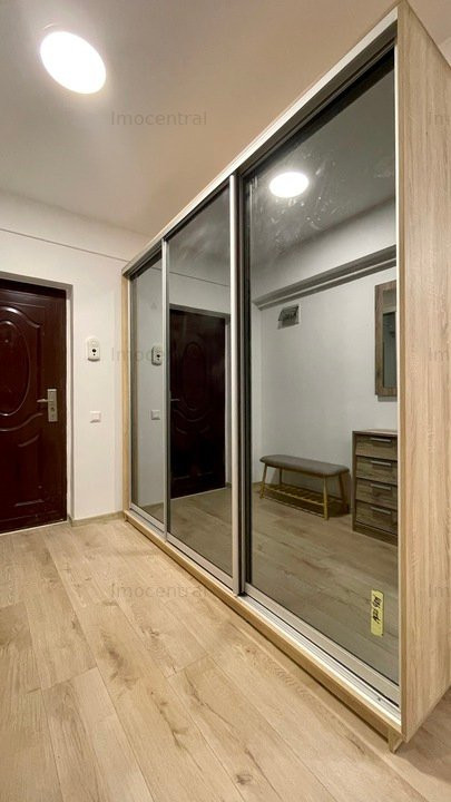 Inchiriere 2 camere + terasa 20mp