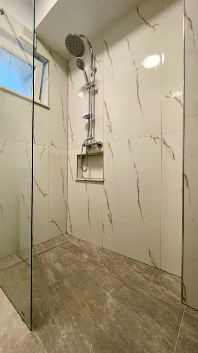 Inchiriere 2 camere + terasa 20mp