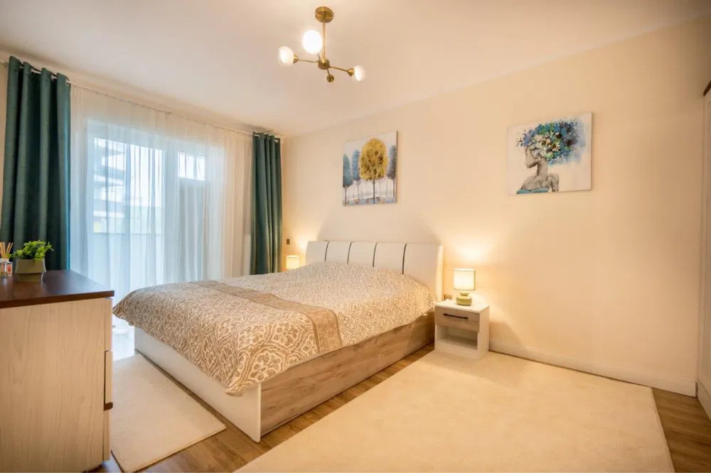 Apartament de LUX spatios, etaj intermediar - zona Iulius Mall