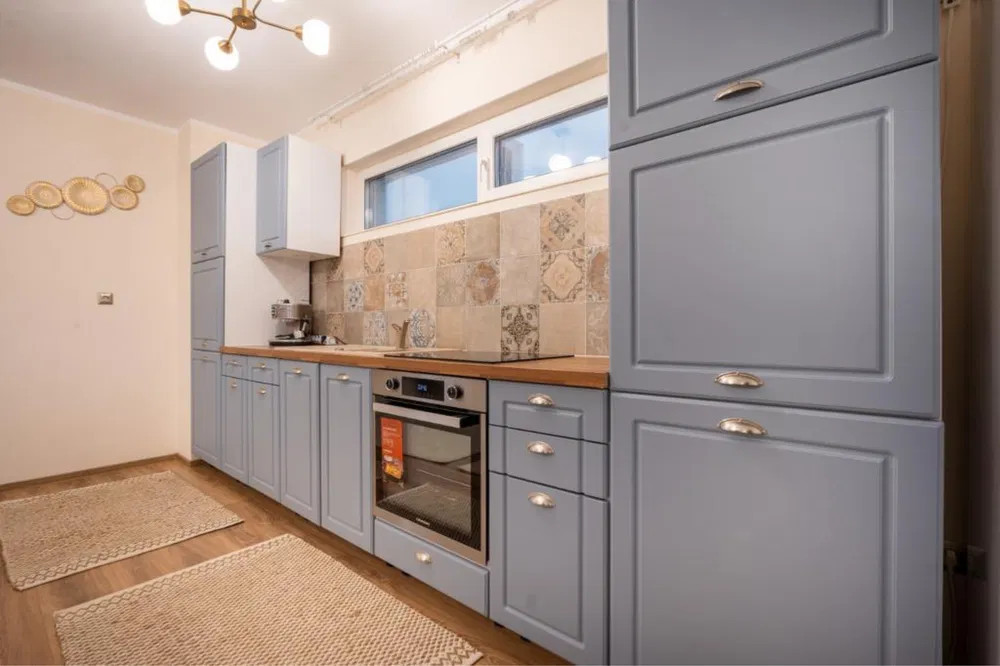 Apartament de LUX spatios, etaj intermediar - zona Iulius Mall