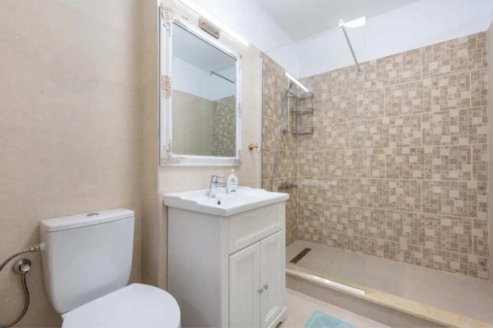 Apartament de LUX spatios, etaj intermediar - zona Iulius Mall