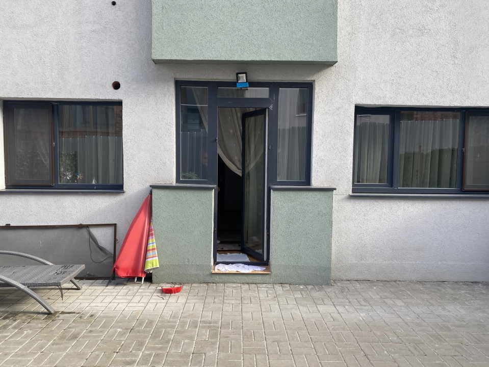 Inchiriere apartament cu gradina proaspat renovat si parcare