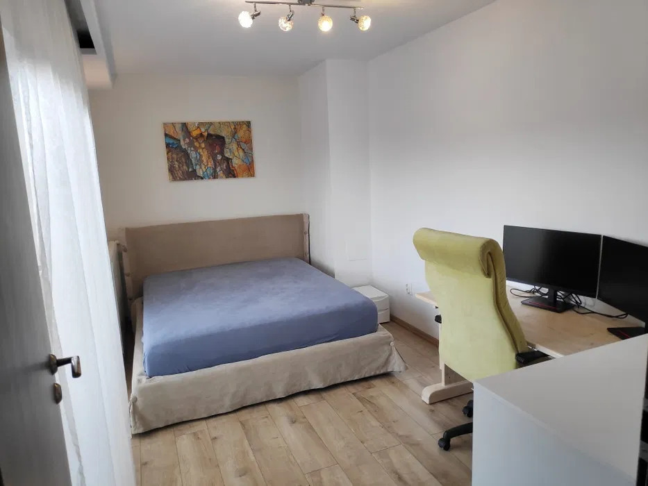 Apartament renovat, modern si spatios, 3 camere - Centru