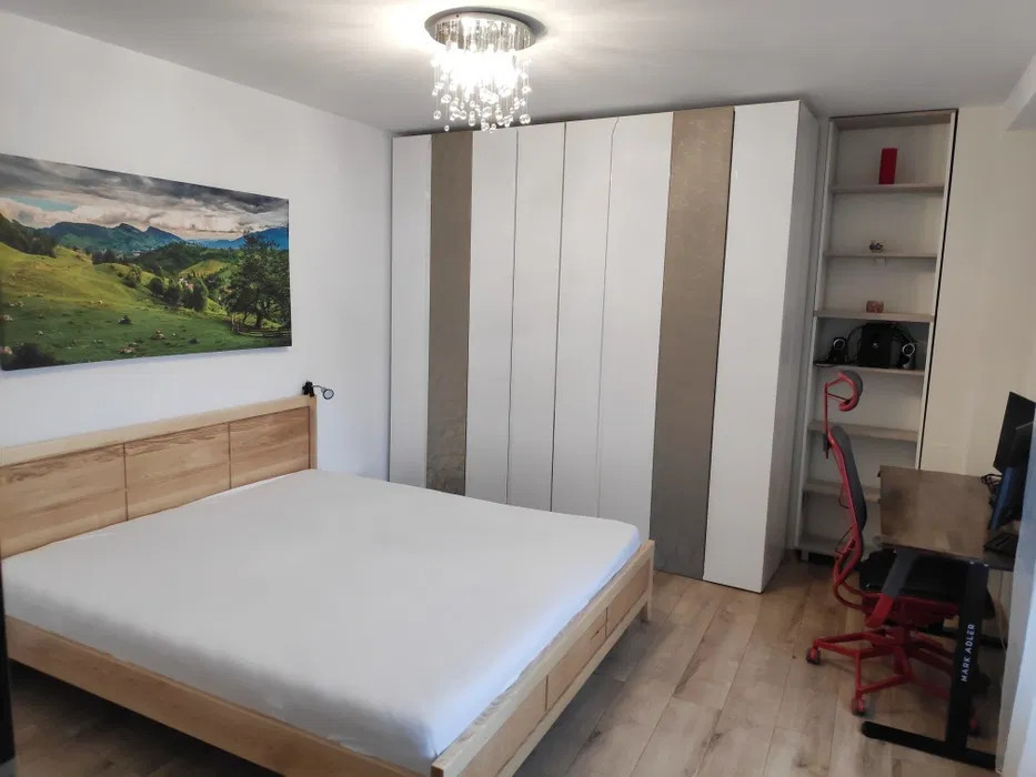 Apartament renovat, modern si spatios, 3 camere - Centru