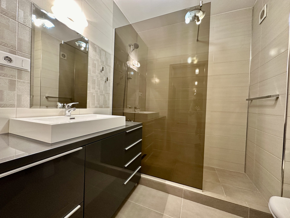 Apartament spațios, 2 camere, Riviera, lânga Iulius Mall