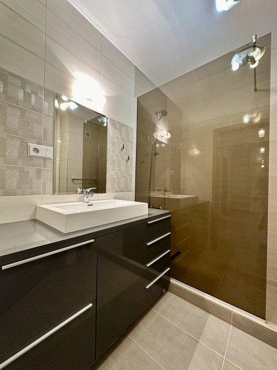 Apartament spațios, 2 camere, Riviera, lânga Iulius Mall