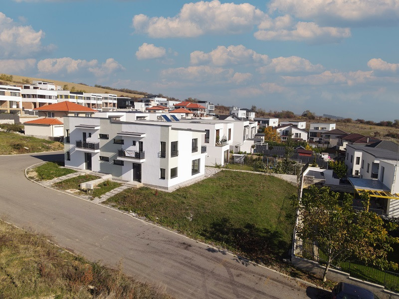 Casa de tip duplex cu CF, la 10 minute de RIVUS MALL, Cluj-Napoca