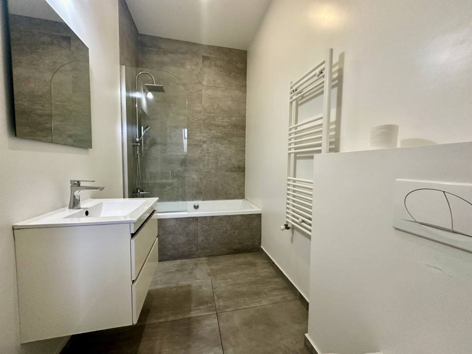 Apartament modern cu 2 camere de închiriat 