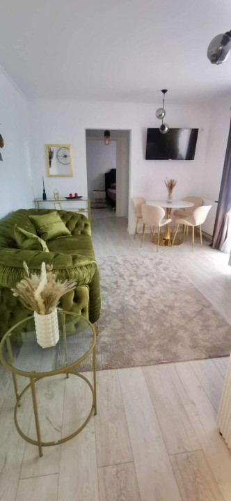 Apartment cu 3 camere, renovat, prima închiriere