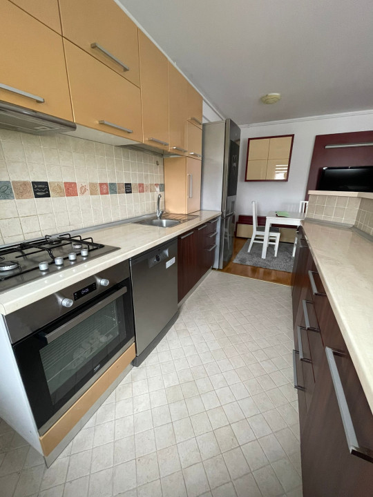 Apartament cu 3 camere zona Calea Turzii