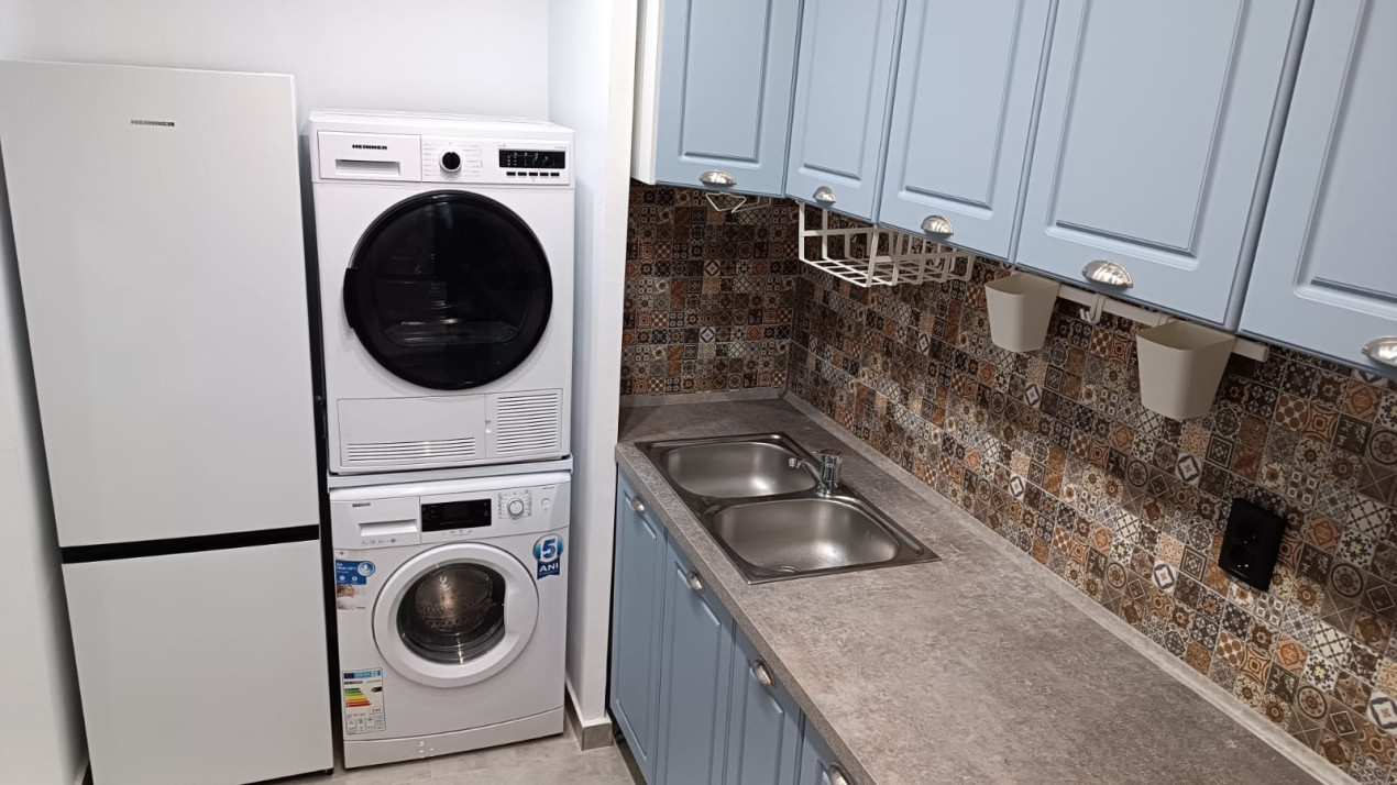 Apartament decomandat, 2 camere, zona FSEGA, Iulius Mall