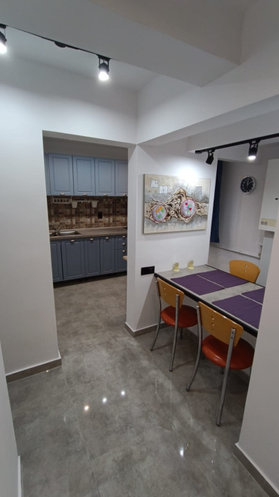 Apartament decomandat, 2 camere, zona FSEGA, Iulius Mall