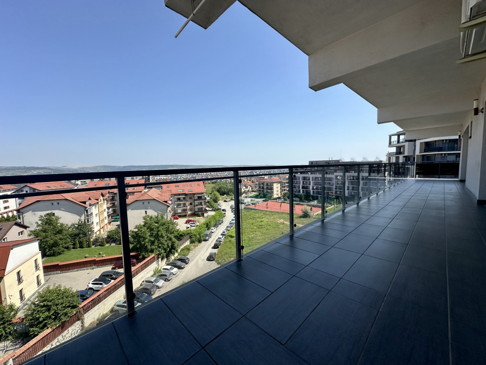 Apartament de 3 camere, panoramă superbă si terasa de 59mp